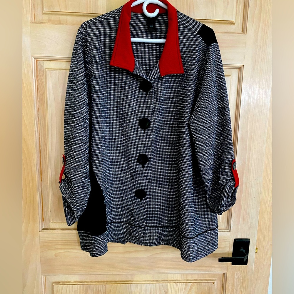 Ali Miles Plus size 2X. Shirt or light jacket. Like New Condition.